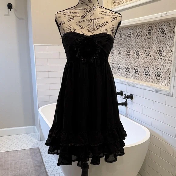 Betsey Johnson Elegant Black Dress - Picture 1 of 13